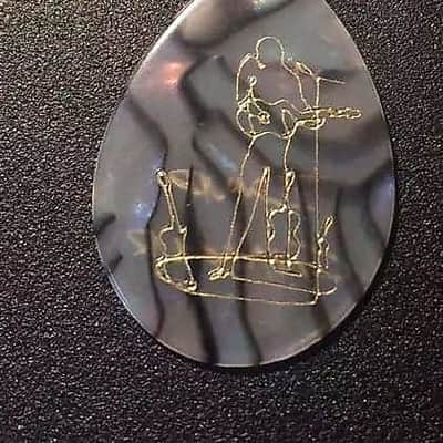 Good Quality Xylonite Guitar Pick-pink floyd 5-pick set image 3