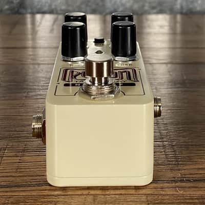 Electro-Harmonix EHX Pico Rerun Tape Delay Guitar Effect Pedal image 3