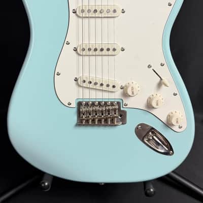 Squier FSR Classic Vibe 70's Stratocaster Electric Guitar Sonic Blue Finish (693) image 2