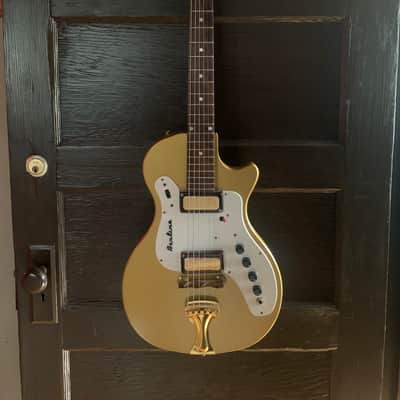 Airline 7214 60’s - Gold w/amp in case image 1
