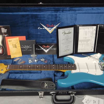 Fender Ltd Ed Custom Deluxe Stratocaster Taos Turquoise image 14