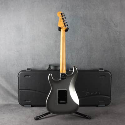 Fender American Professional II Stratocaster Mercury - 2nd Hand image 7