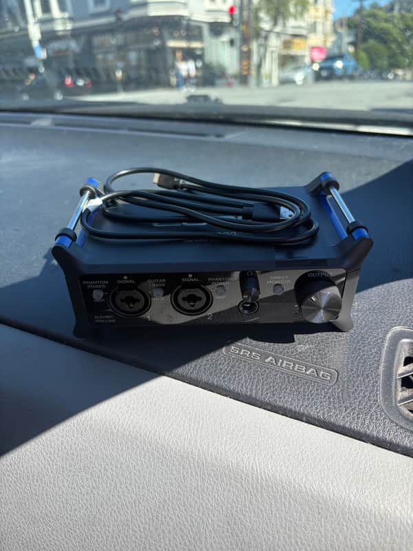 Zoom UAC-232 USB-C Audio Interface 2023 - Present Blue image 1