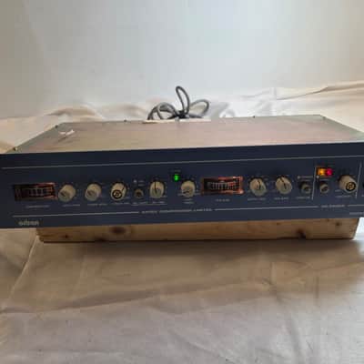 Orban Model 424A Stereo Gated Compressor / Limiter with De-Esser