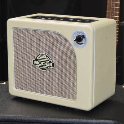 Mooer Hornet Guitar Modeling Amplifier – Used - White Tolex image 3