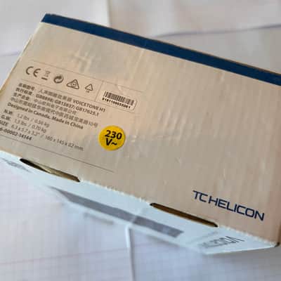 TC Helicon VoiceTone H1 Realistic Guitar Controlled Vocal Harmony  Pedal Excellent  Condition in Box with original Power Supply image 14