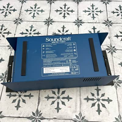 Soundcraft Ui24R 24-Channel Digital Mixer/USB Recorder with Wireless Control image 2