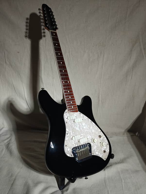 Squier Vista Venus XII 1997 - 1998 - Black image 1