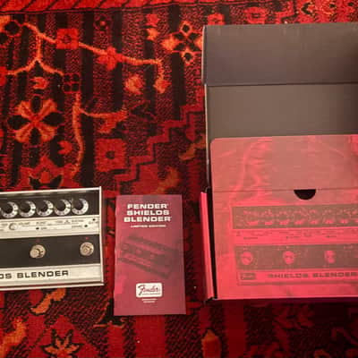 Fender Shields Blender Limited Edition 2023 - Silver / Black image 2