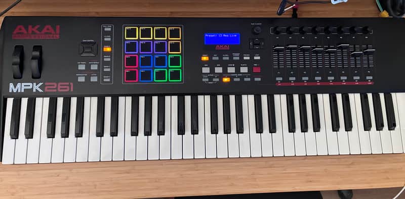 Akai MPK261