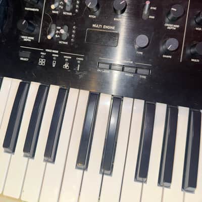 Korg Prologue 8 Polyphonic 49-Key 8-Voice Analog Synthesizer 2018 - Present - Black/Wood image 4