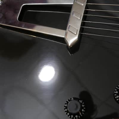 Video! 2001 "Just Shoot Me" Gibson ES-175 Black Top Sunburst Back/Sides | Burnt on TV image 11