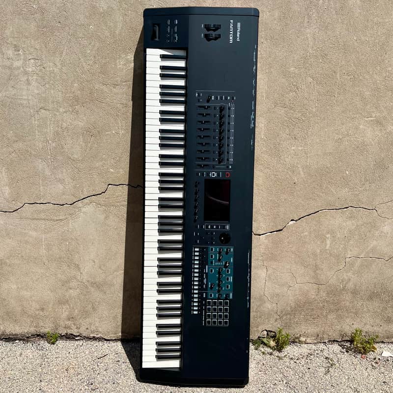 Roland Fantom 8 88-Key Workstation Keyboard 2019 - Present - Black image 1