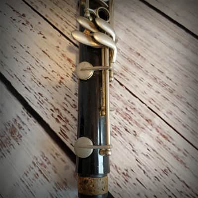 Bundy Student Clarinet with case image 7