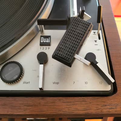 Dual  1229 Turntable image 10
