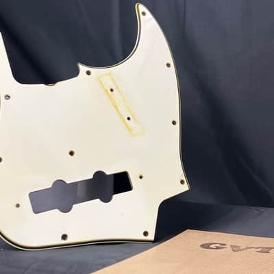 General Vintage Tone Pre CBS Nitrate celluloid pickguard for Jazzbass ®️ Aged Nitro Mint green ni image 3
