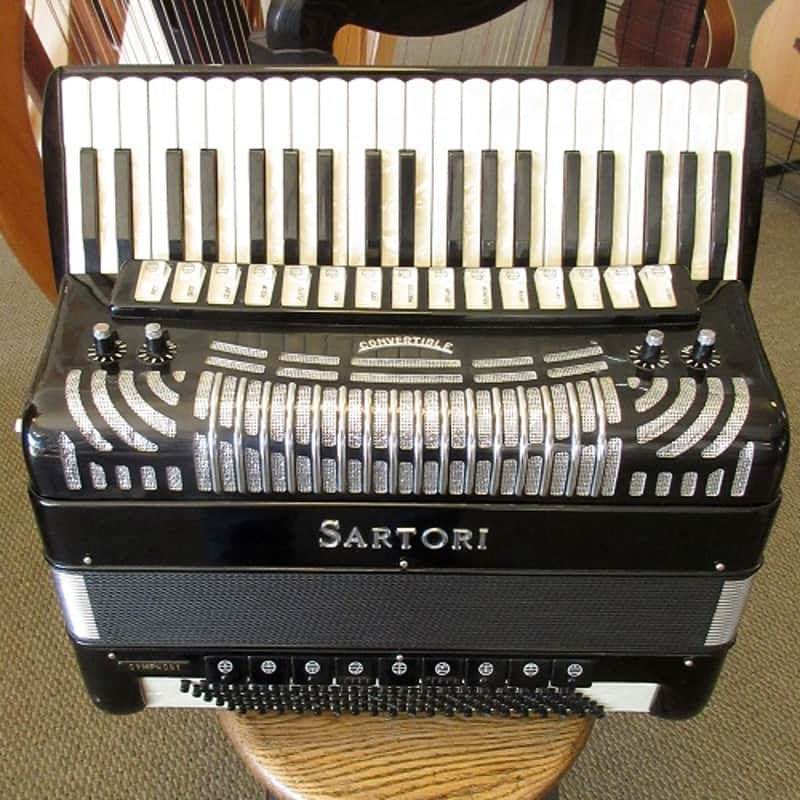 Sartori Symphony 19 1/4″ Piano Accordion with Converter Bass | Reverb