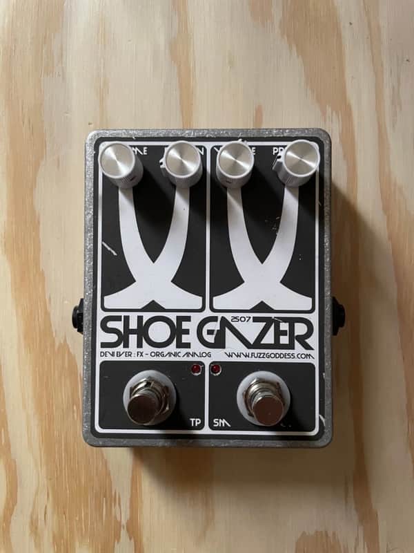 Devi Ever : FX Shoe Gazer