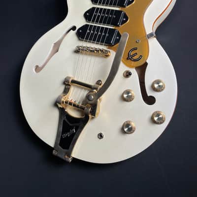 エピフォン リビエラ リミテッドカスタムP93 ロイヤルホワイト Epiphone Riviera Custom Royale P93 Pearl White | USA