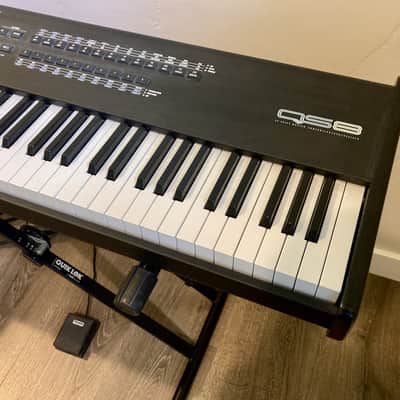 Alesis QS8 Keyboard