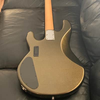 Ernie Ball Music Man Stingray HH Olive/gold image 3