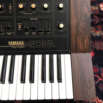 Yamaha CS40m Black W/ Wood Veneer image 5