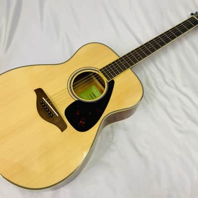 YAMAHA FS820 Acoustic guitar image 1