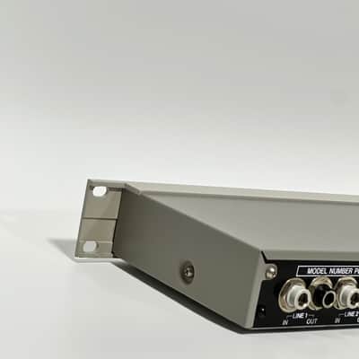 Akai PEQ6 1988 - gray image 8