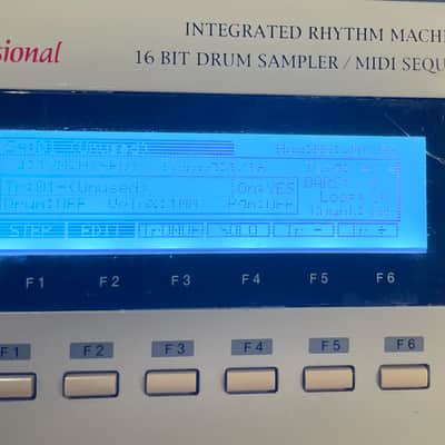 Akai MPC2000 MIDI Production Center - Grey image 2