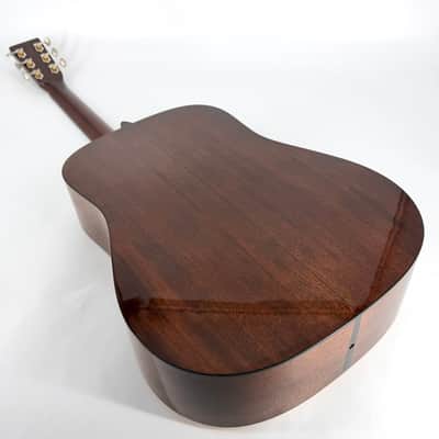 2021 Martin D-18 – Natural image 4