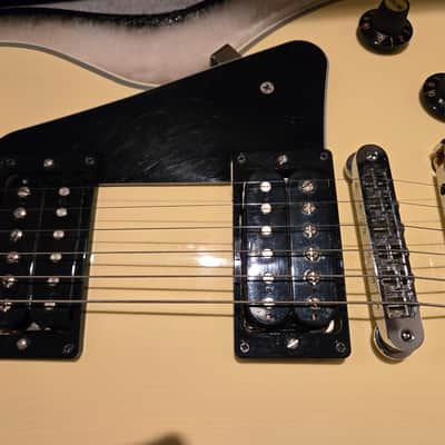 Gibson Les Paul Custom Classic Maple Top with Maple Fretboard 2012 - 2013 - Alpine White image 3