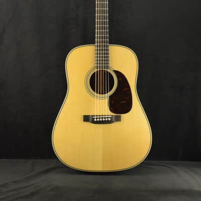 Martin HD-28 Natural image 2