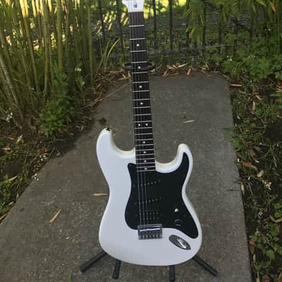 Charvel Jake E Lee 1990 Pearl White Japan market NOS condition image 1