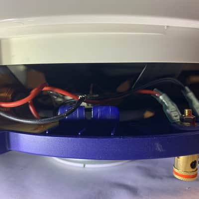 Pair of Kef Ci200QR: Thin bezel and narrow rim allow for flawless integration image 5