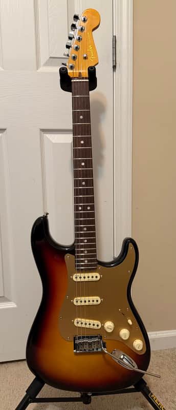 Fender American Ultra Stratocaster 2024 - Ultraburst image 1