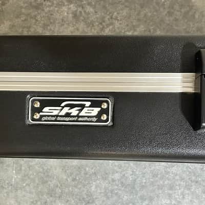 SKB 56 LP-Style Molded Guitar Case image 1