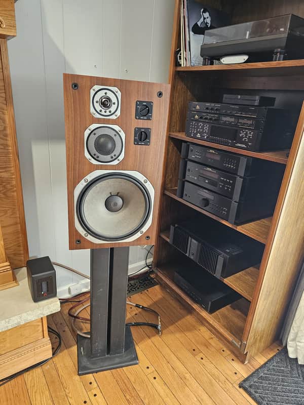 Yamaha NS690 - Rosewood | Reverb