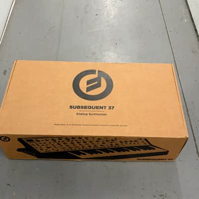 Moog Subsequent 37 Analog Synth 2017 - Present - Black image 2