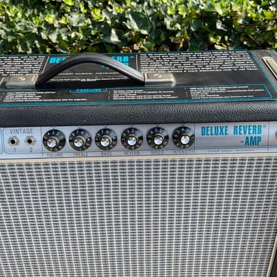 Fender '68 Custom Deluxe Reverb 2-Channel 22-Watt 1x12" Guitar Combo image 6