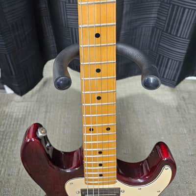 1982 Peavey T-30 USA Electric Guitar – Ultra-Slim Neck – Super Ferrite Pickups – Original Hard Case image 4