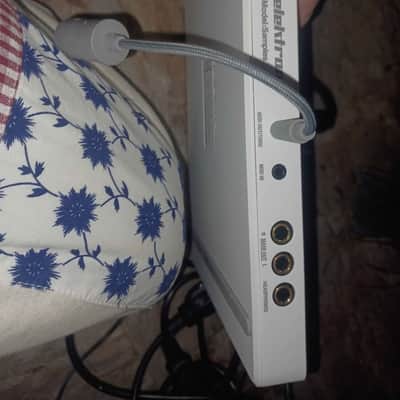 Elektron Model:Samples 2019 - 2020 - White