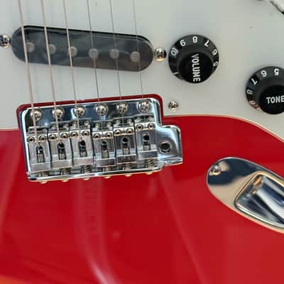 Fender MIJ Limited International Color Stratocaster – Morocco Red (2023, Rosewood, U‑Neck, Vintage SSS), Upgraded Gig Bag image 9
