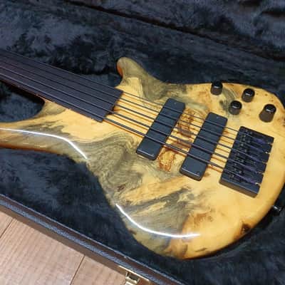 Roscoe SKB 3005 Fretless 5 String Bass Ash Body Buckeye Burl Top NTMB-918F image 2