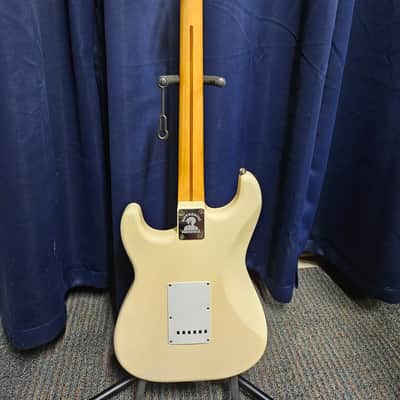 Fender Jimi Hendrix Artist Series Signature Stratocaster 2015 - Present - Olympic White image 3