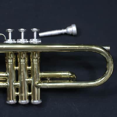 A King Model 600 Bb Trumpet in it's Original Case A Really Nice Horn # 11 T image 7