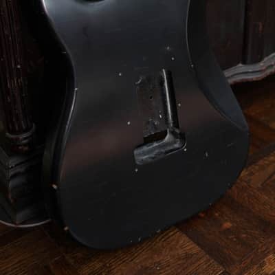 Allparts Stratocaster Body Black Aged Relic Nitrocellulose Lacquer Fender Licensed Strat image 4