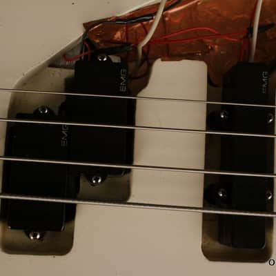 Guild PILOT Bass SB-604 White 1984 White image 21