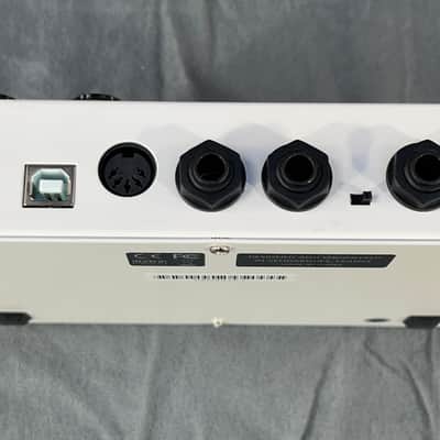 Two Notes Torpedo C.A.B. M+ Speaker Simulator 2010s - White image 3