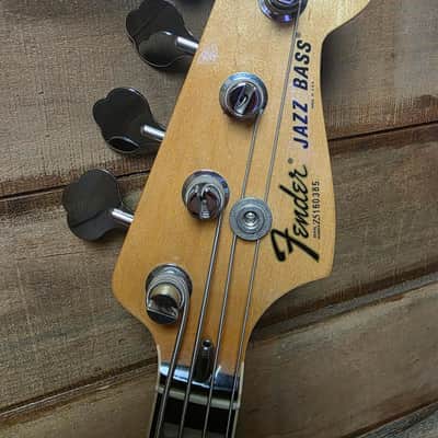 2006 American Vintage Reissue '75 J-Bass Natural w/case image 9