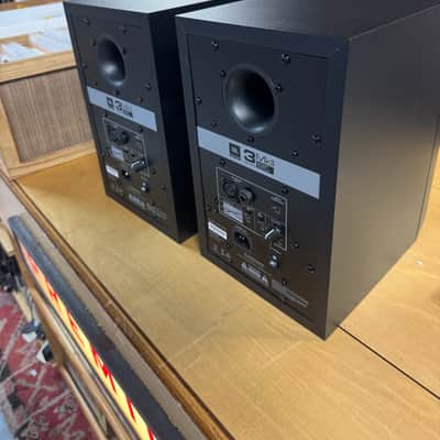 JBL 305P MkII 2-Way 5" Active Nearfield Studio Monitors (Pair) 2010s - Black image 5